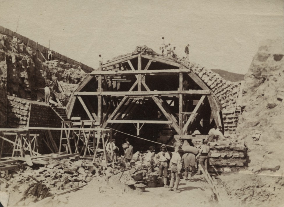 Construcción del túnel del antiguo (Miramar) Donostia-San Sebastián. / Rafael Munoa 1891. Fototeka Kutxa.