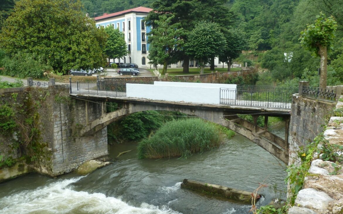 El puente del balneario de Cestona. Hennebique olvidado y abandonado