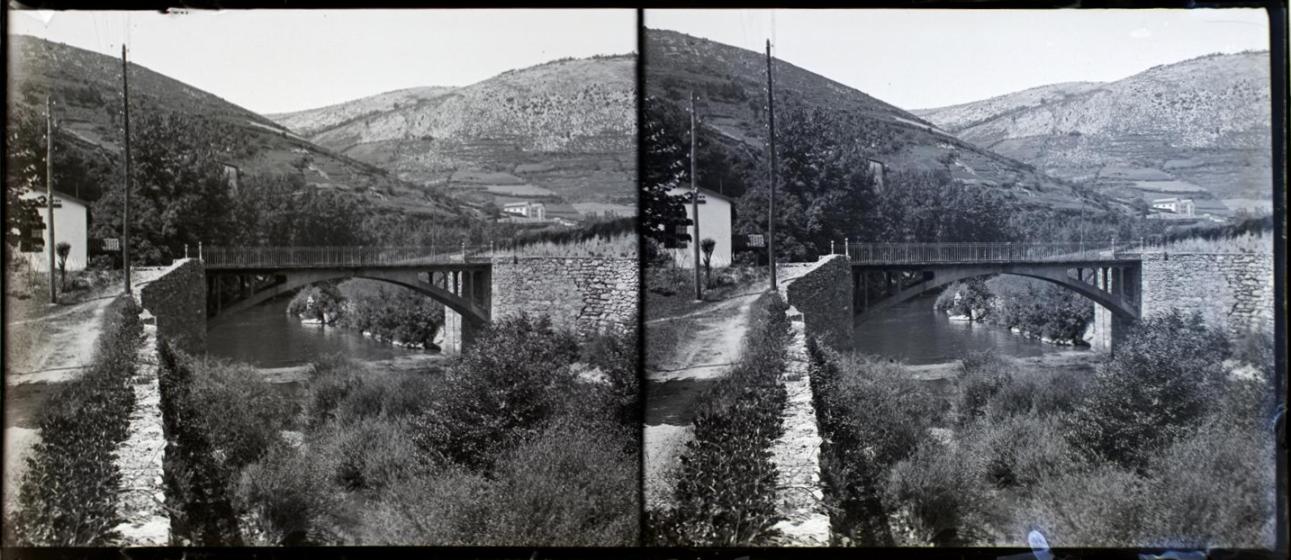 El puente del Balneario de Cestona, Fotografía estereoscópica s/f. / Conde de Polentinos. IPCE, Ministerio de Cultura y Deporte.